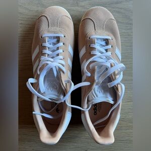 Adidas Orignals Gazelle, Womens US 7, Beige/Pink